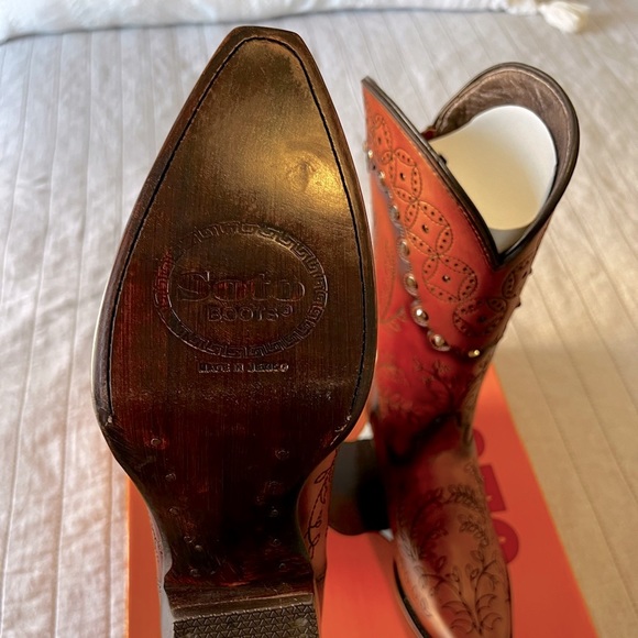 Soto Boots Womens Tan Zippered Cowgirl Boots - Picture 6 of 7